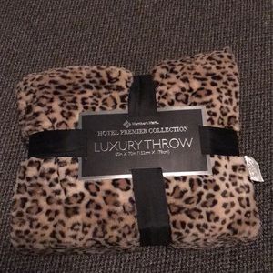 Leopard throw blanket